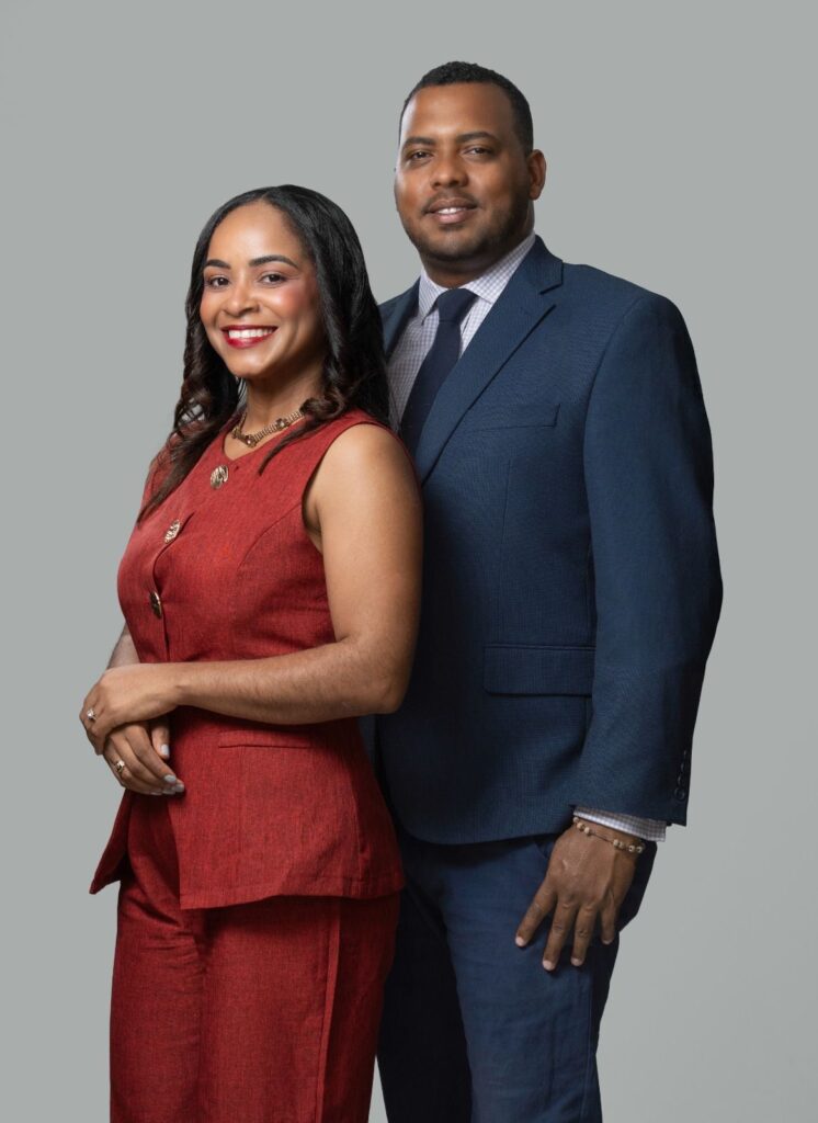 Primera Bola: José Alberto Acosta y Alejandra Bonilla, el dúo que conecta con el fanático del deporte