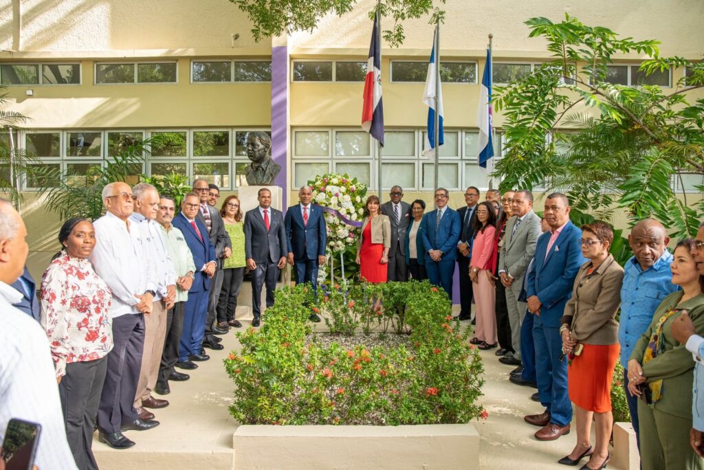 Jorge Asjana celebra los 79 años de la Facultad de Humanidades de la UASD