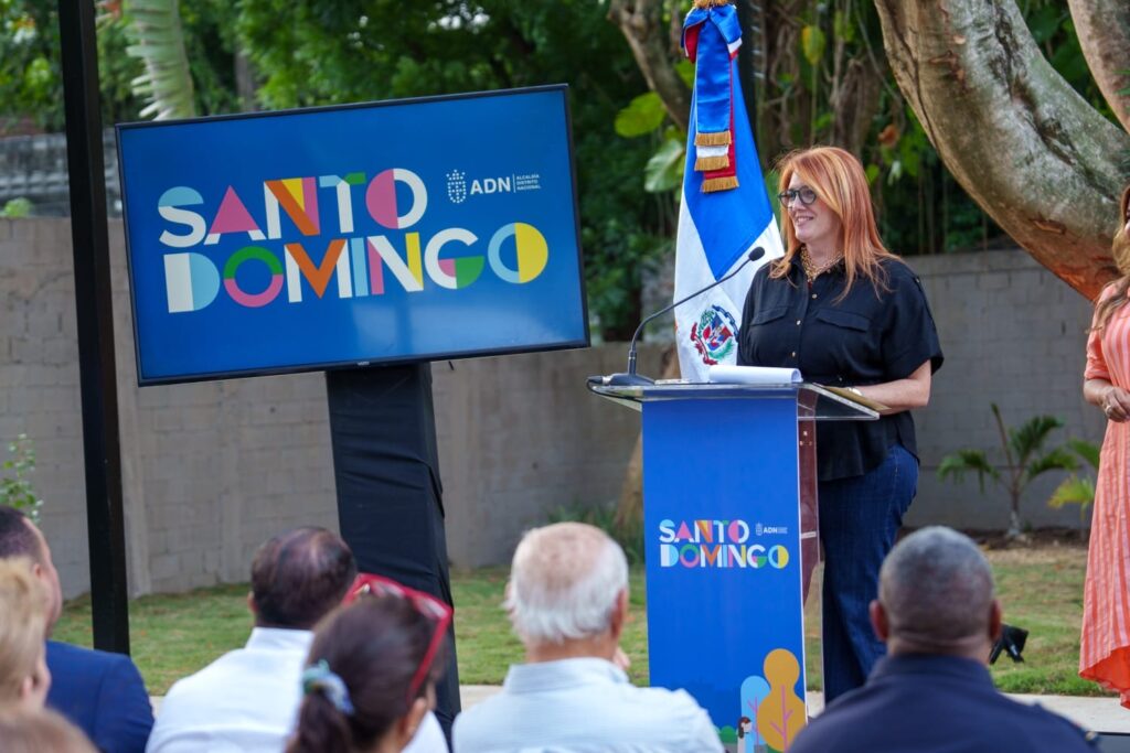 Arroyo Hondo renace con nuevo parque: comunitarios agradecen a Carolina Mejía por entrega de Riveras de las Palmas