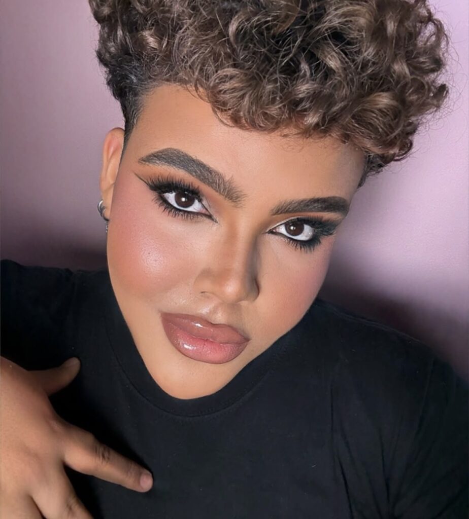 Robert Martínez, Maquillista del Año en los Premios La Flor