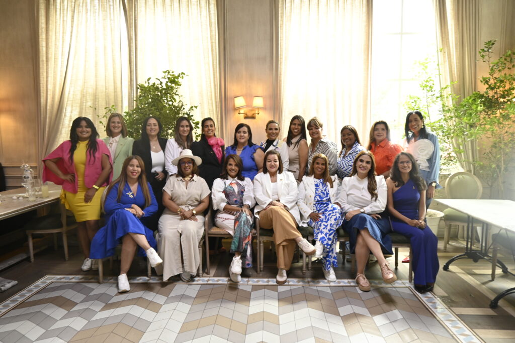 Empresarias en Tenis reúne a líderes dominicanas en un evento que conectó, inspiró y proyectó el poder femenino binacional