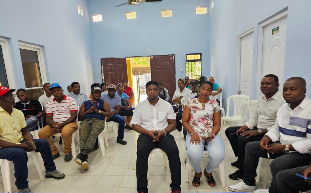 Edeeste refuerza contacto directo con comunidades para atender averías y explicar situación actual