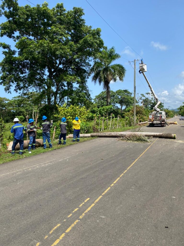 Edeeste restablece servicio eléctrico en Miches tras daños ocasionados por manifestaciones violentas