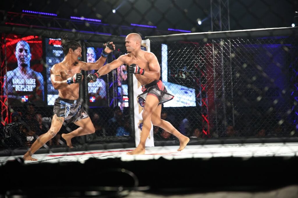 Flash, el Velocista Samurai, debuta con Knockout Técnico en la MMA dominicana
