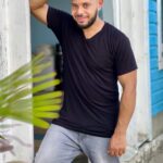 Comediante Jay Wander protagoniza video tema «El Americano»