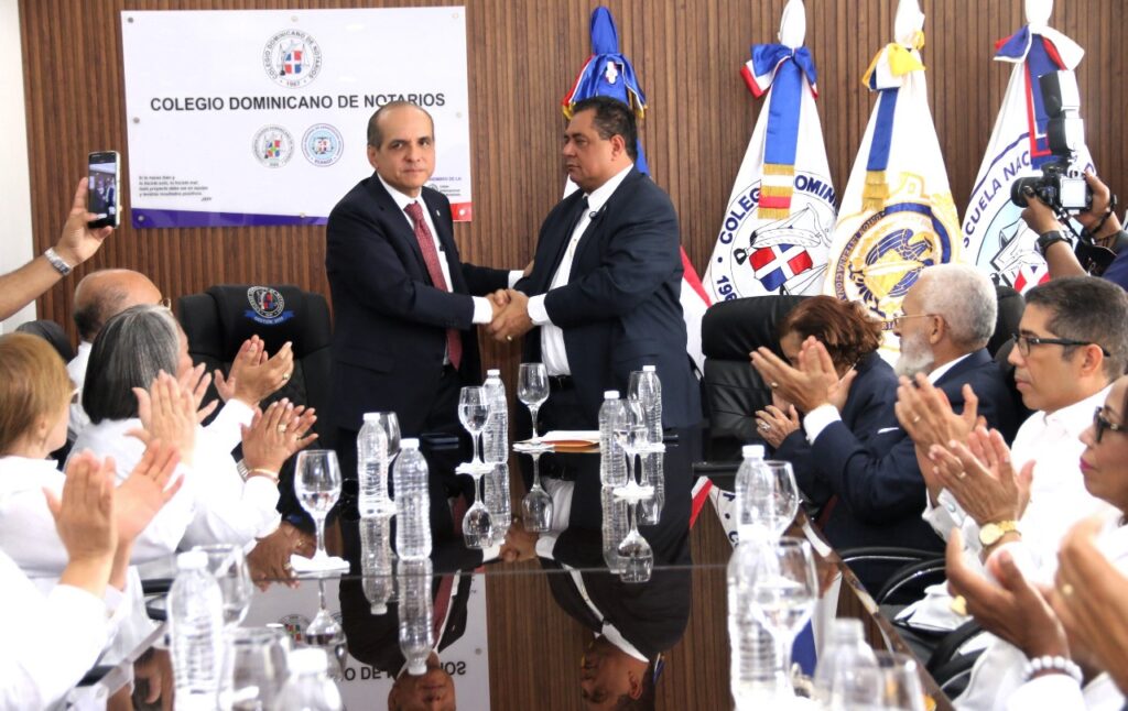 RD se consolida como referente regional; Homero López elogia avances del notariado dominicano
