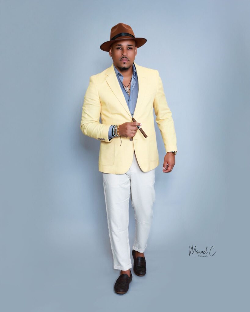 Frain Thomas conquista con su exquisito y elegante bolero moderno.