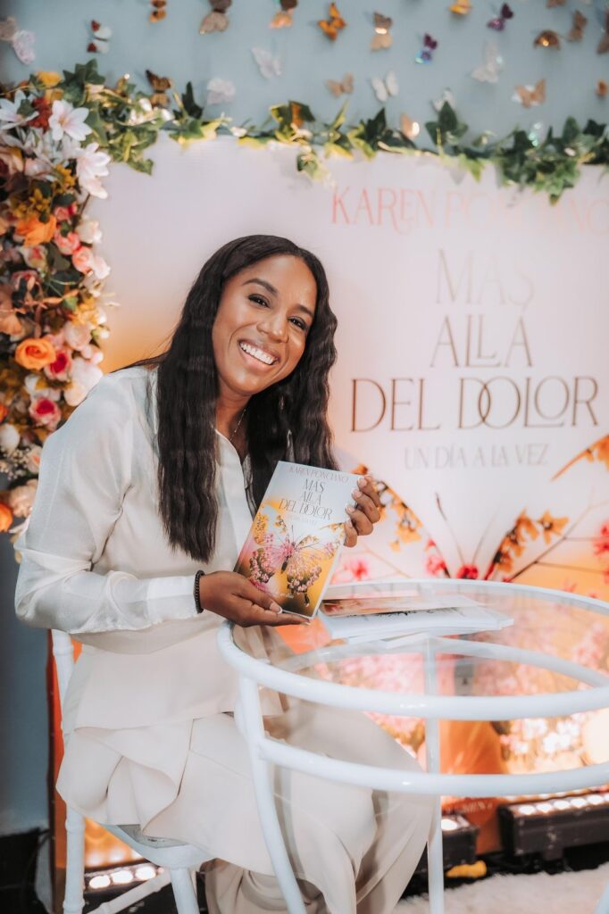 Karen Ponciano lanza Artista Cristiana el libro Más Allá Del Dolor