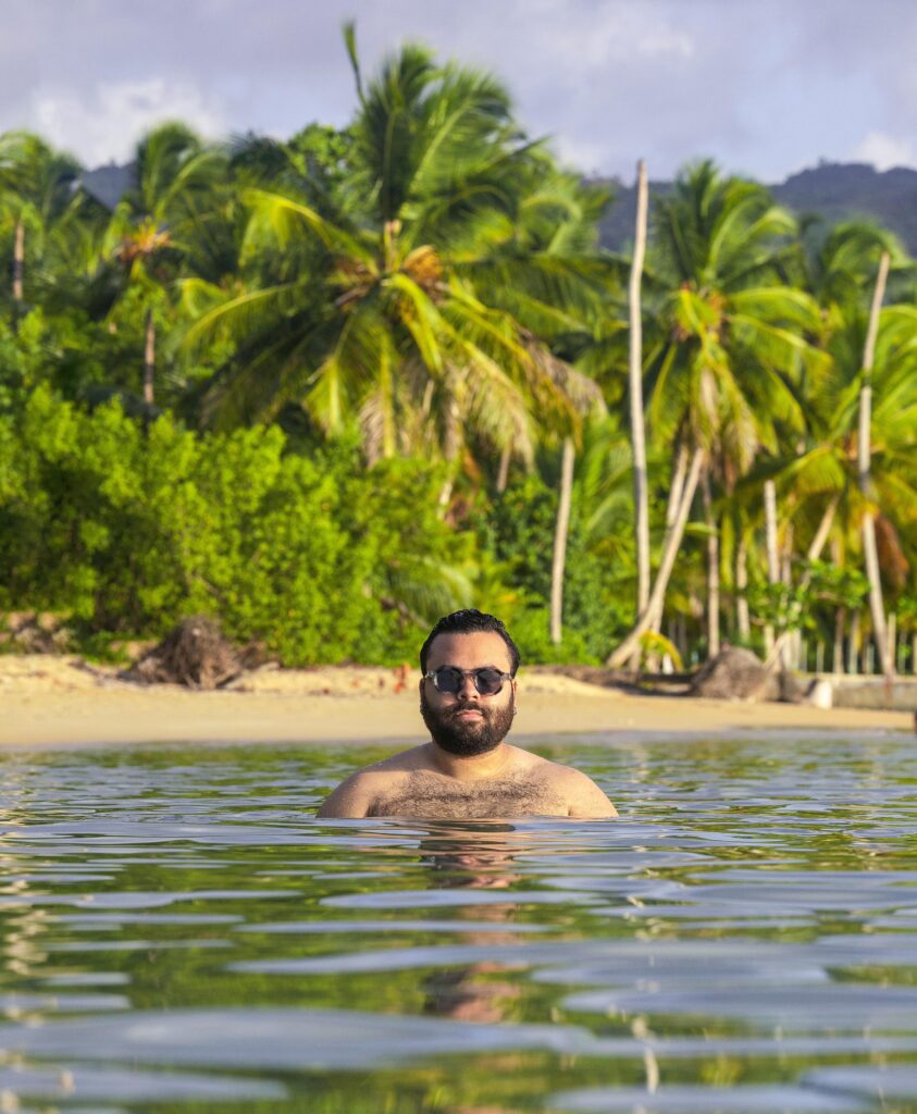 Pol estrena su nuevo sencillo “Orilla del Mar”, un afrobeat con esencia dominicana