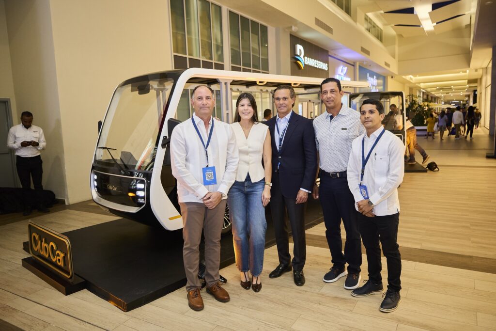 Caribbean Turf lanza el minibús eléctrico Club Car Transporte turístico y corporativo sostenible