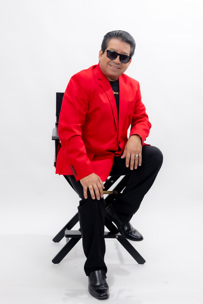 Salsero Carlos Rivas en RD grabando su nuevo disco