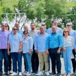 Ministro De Turismo Premia Alcalde Alexander El Hijo Del Pueblo Del Distrito Municipla La Otra Banda con un camión.