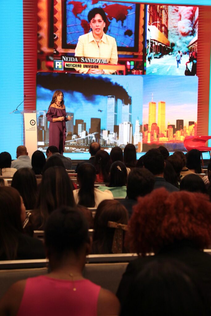 Neida Sandoval cierra II Simposio Iberoamericano de Comunicación con visión sobre comunicación 360°