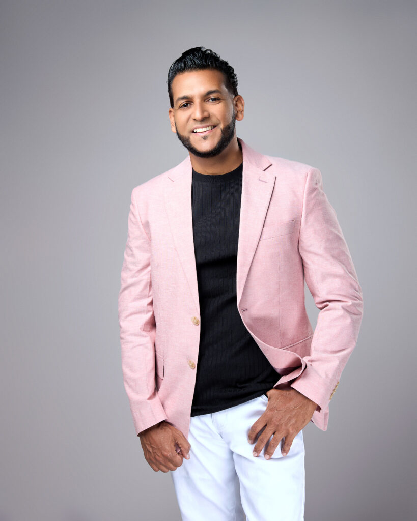 Ronald Núñez regresa con “Hagamos el Amor Borrachos