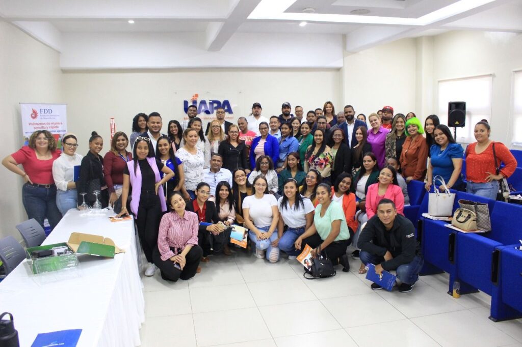 Máximo Ogando ha revolucionado la educación con sus capacitaciones a nivel nacional e internacional