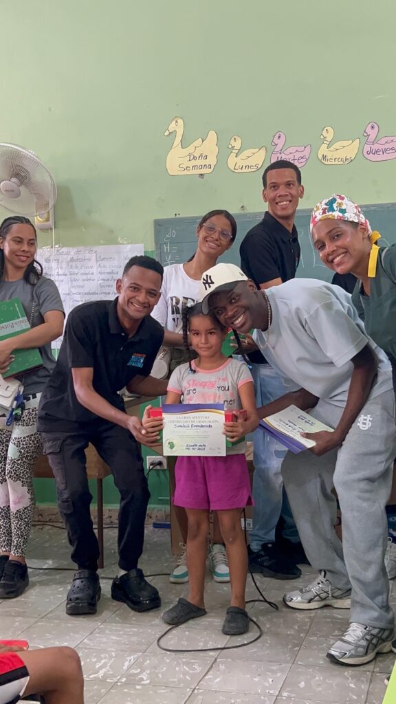 Fundación Lajara y Juventud Empoderada realizan exitoso operativo médico, social y comunitario en Baní