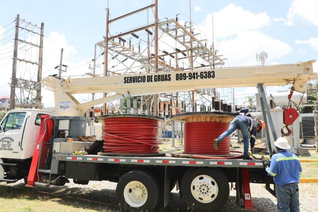 Edeeste inicia proyecto de rehabilitación de redes para mejorar la calidad del servicio en el sector Capotillo