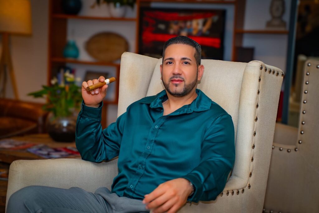 Alejandro Mayor envía mensaje de esperanza y unidad al pueblo dominicano