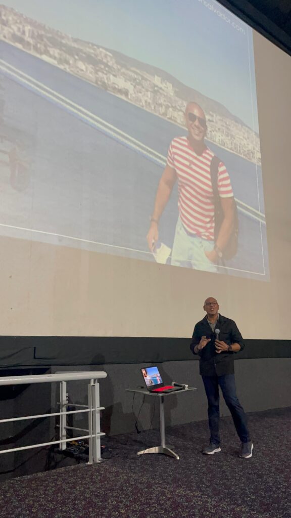 Especialista en Temas de Turismo Salvador Batista imparte conferencia en Orizaba, Veracruz, México