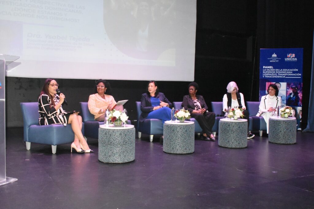 MESCyT y UNICDA celebran panel sobre el liderazgo y la trascendencia de la mujer en la educación superior dominicana