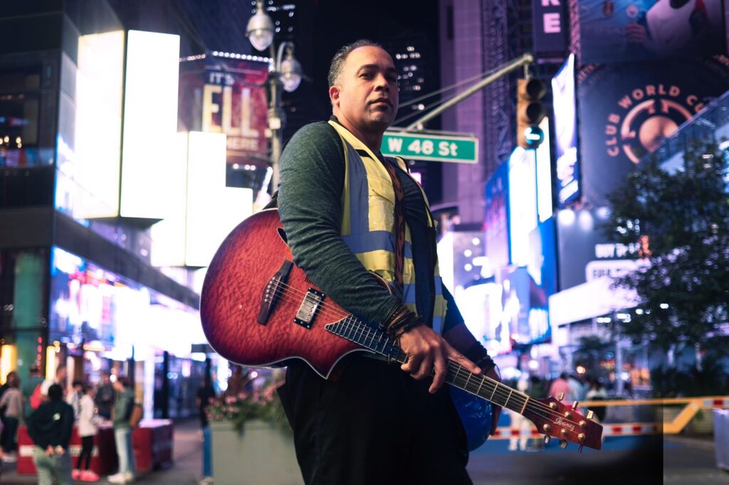 Frank Grullón celebra con éxito el lanzamiento de su nuevo proyecto como solista