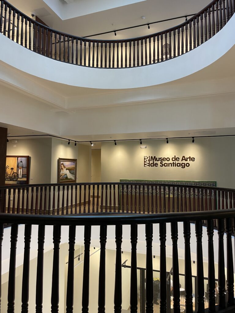 Centro Cultural Banreservas de Santiago muestra sus exposiciones y obra fotográfica de Domingo Bautista