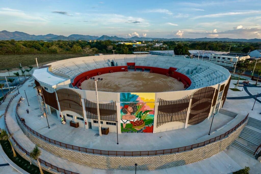 Presidente Abinader deja inaugurada la Plaza Multiuso Seibana para impulsar el turismo, la cultura y el desarrollo productivo de El Seibo