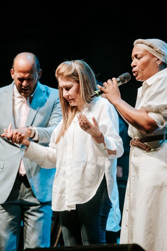 Pastor Waldo Castillo en la Concentración Evangélica “*Voz de Dios*, confronta a la iglesia y la desafía a vivir su fe conforme al verdadero evangelio de Jesucristo.