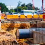 Fellito Suberví recibe trabajos de empalme de tuberías en la avenida Gregorio Luperón