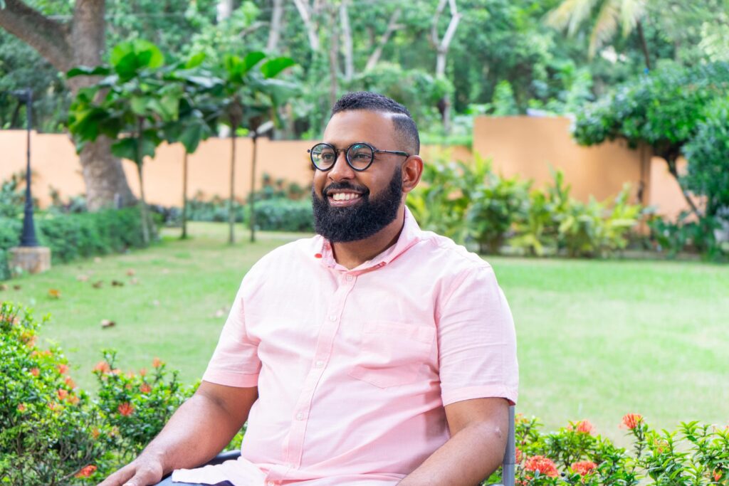 Glenn Davis anuncia el regreso de Dialogando con el objetivo de comunicar desde comunidades olvidadas