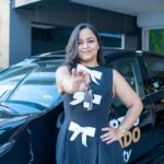 Priority Courier entrega automóvil a ganadora de su Sorteo Dorado 2025