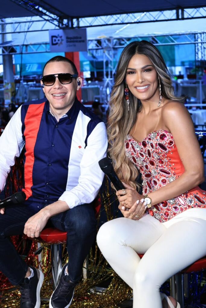 Caroline Aquino y Oliver Peña impactan en la primera gran salida del mundialmente famoso Carnaval Vegano 2026