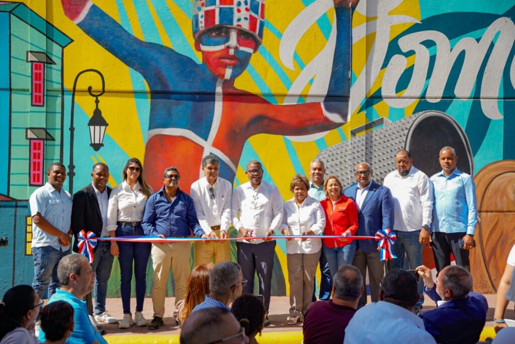 Propeep entrega primera fase del Plan Piloto de Transformación Urbana en Barrio Enriquillo, SDO