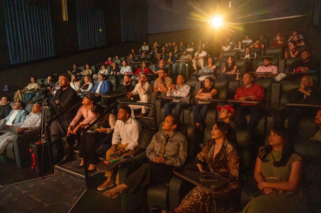 Un encuentro exclusivo que confirmó lo inevitable: la comedia del año está por llegar De tal palo tal astilla próximamente en los cines del país