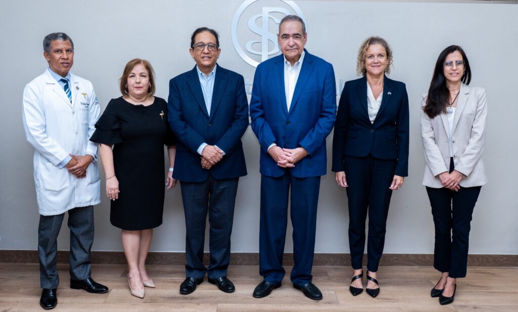 INCORT recibe a la Embajadora de Argentina para visita guiada en HGPS como centro pionero en trasplante hepático del país