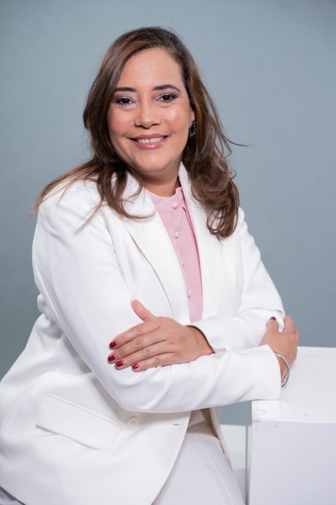 Liderar sin ego, servir sin miedo: el nuevo liderazgo femenino’, una reflexión de Rosa Sandoval Polanco, mentora de Libertad Financiera desde el Ser