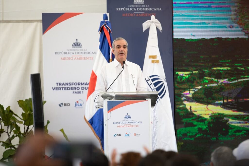 Presidente Abinader da inicio a la primera fase de transformación y saneamiento ambiental del vertedero Duquesa para beneficio de 3.8 millones habitantes del Gran Santo Domingo