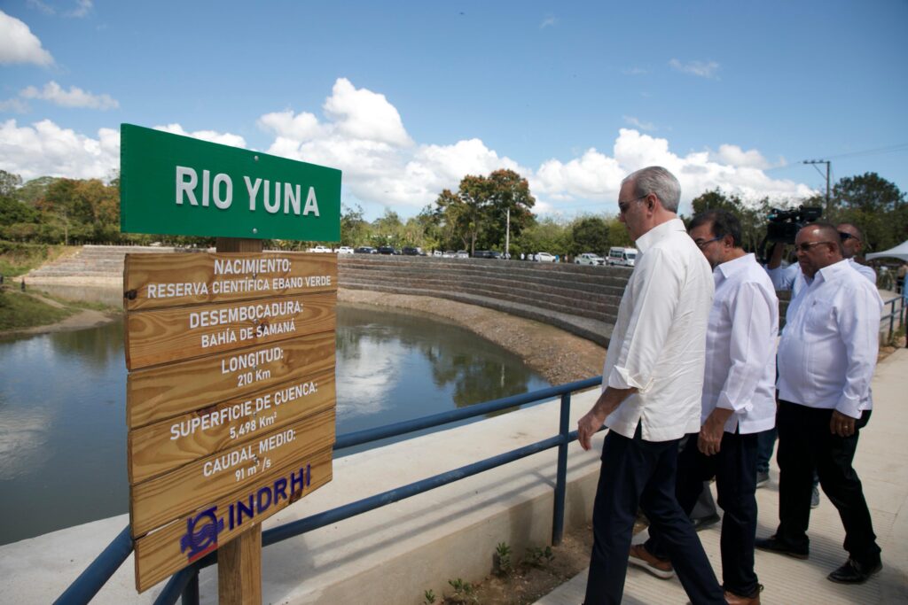 Presidente Abinader inaugura la construcción del muro de gaviones y adecuación del Río Yuna en comunidad Ceiba de los Pájaros para garantizar seguridad de los lugareños