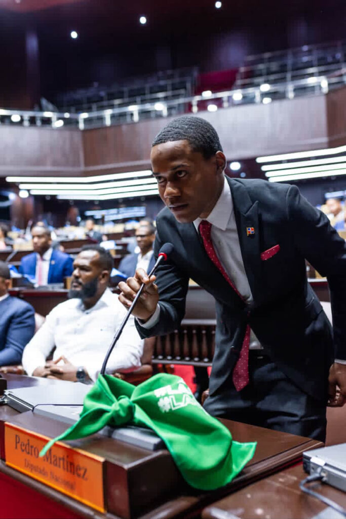 Anderson Pérez (Andelyari) anuncia su candidatura a la presidencia de la JRM en Bahoruco