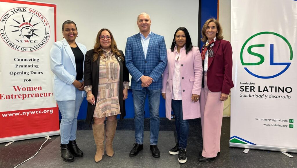 Cónsul Jesús “Chu” Vásquez destaca impacto del programa Ciudadano Modelo RD en acto de memorias en Baní