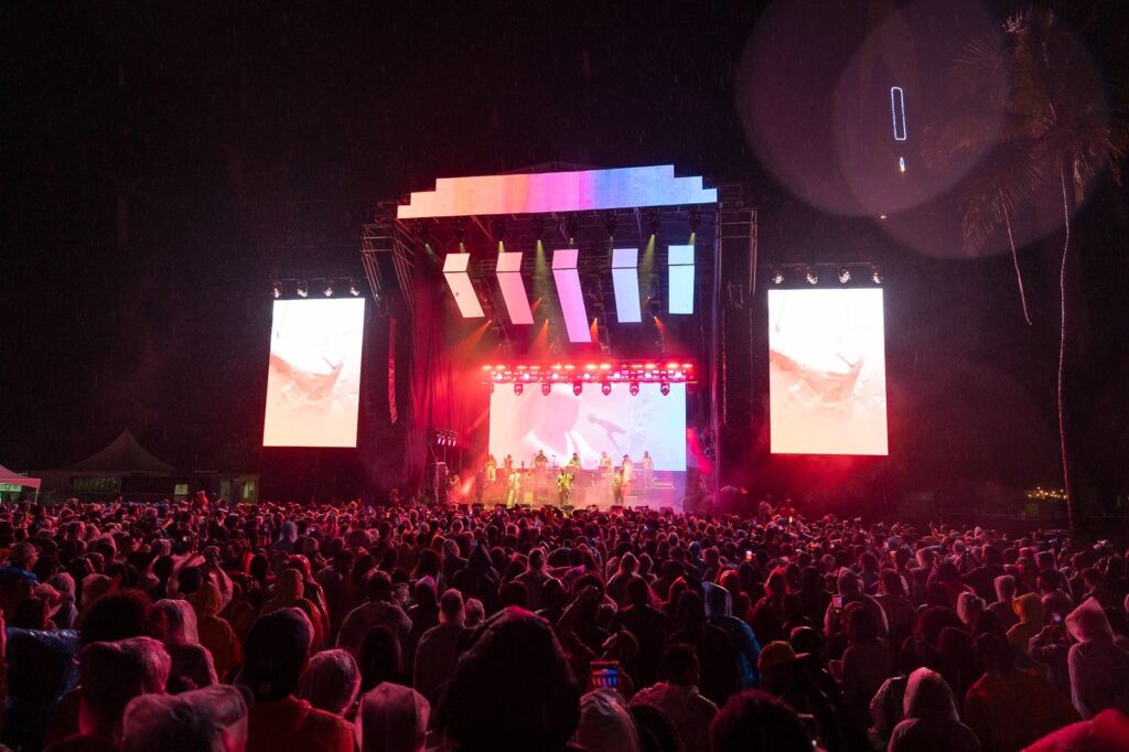 Más de seis mil fanáticos celebran los 10 años de Isle of Light