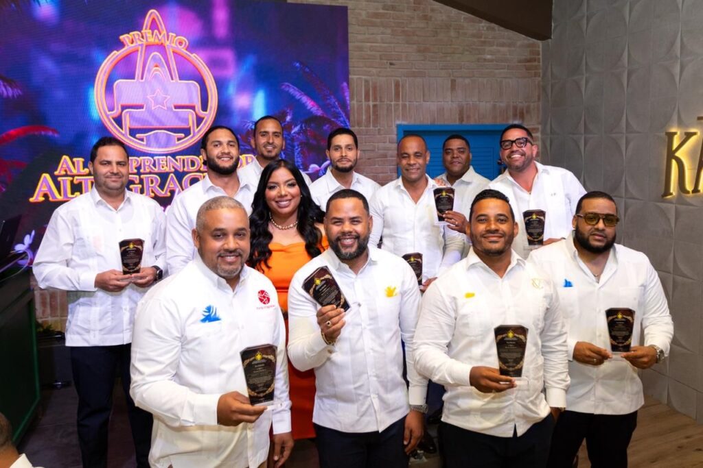 Premios El Emprendedor Altagraciano celebra con éxito su 3ra edición de la mano de JM Media, agencia publicitaria dedicada a la producción de eventos, liderada por Jehicee Medina.