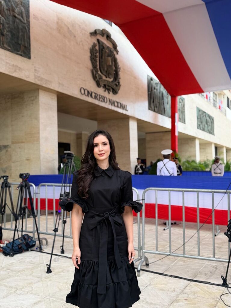 Karina Alarcón presente en la sexta Rendición de Cuentas en el 182 aniversario de la Independencia Nacional