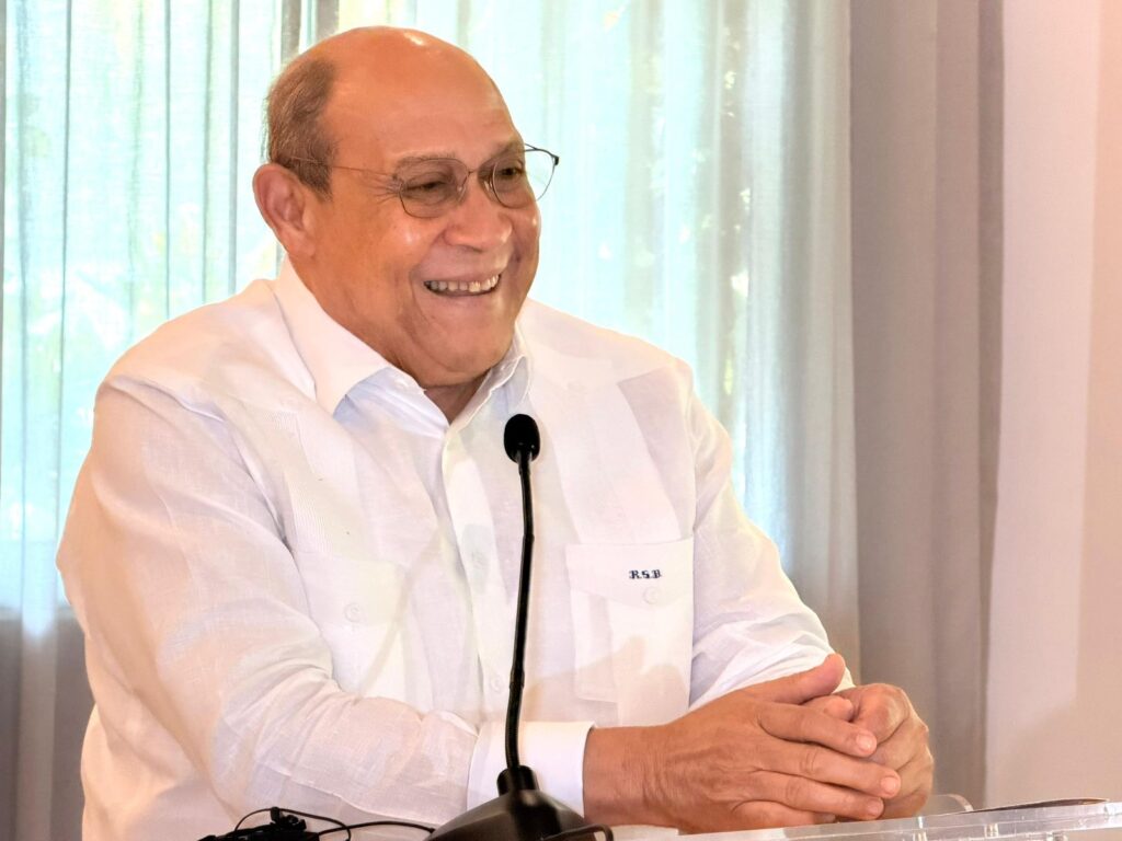 MESCyT lanza Programa de Inglés Virtual para la Empleabilidad en la zona turística del Este