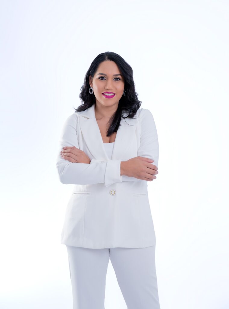 Lorenny Solano vuelve a destacar entre los 100 comunicadores más influyentes de la República Dominicana