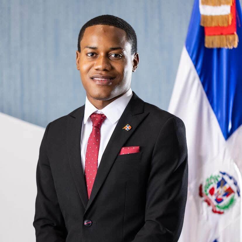 Anderson Pérez (Andelyari) anuncia su candidatura a la presidencia de la JRM en Bahoruco