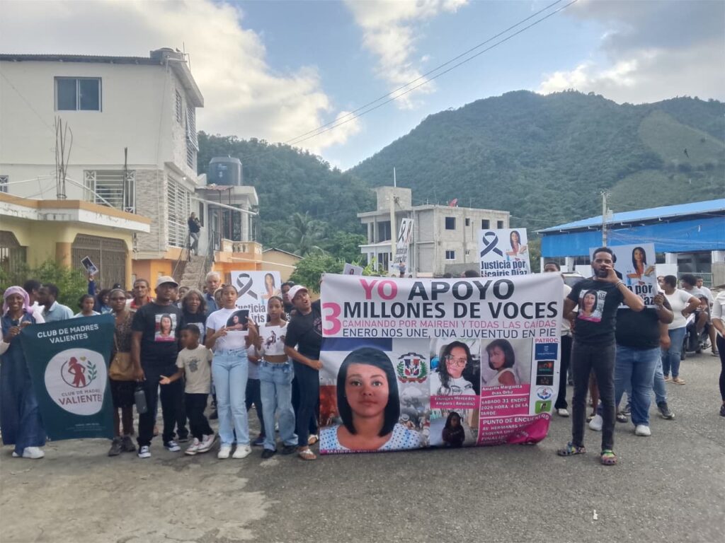 Exitosa caminata en Peralta de Azua exige justicia por Licairis Díaz.
