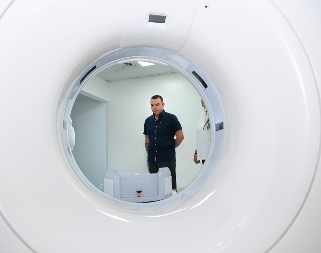 Director del SNS interviene Hospital Taiwán en Azua; entidad asume funciones operativas