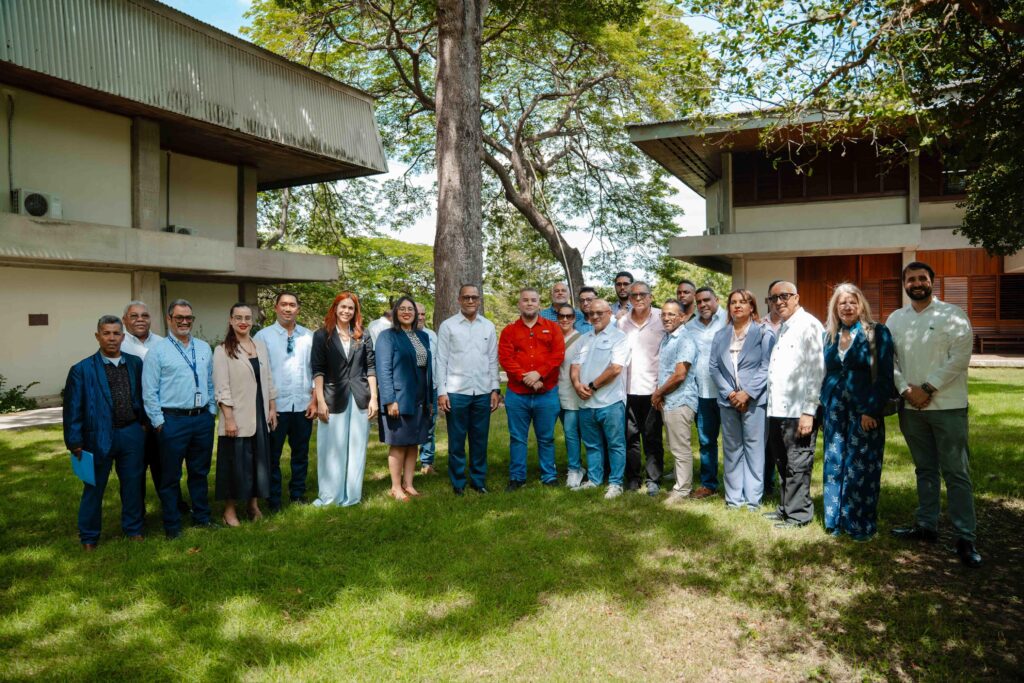 FEDA firma acuerdo con la Universidad ISA y recorre Santiago para impulsar la formación, innovación y desarrollo agropecuario