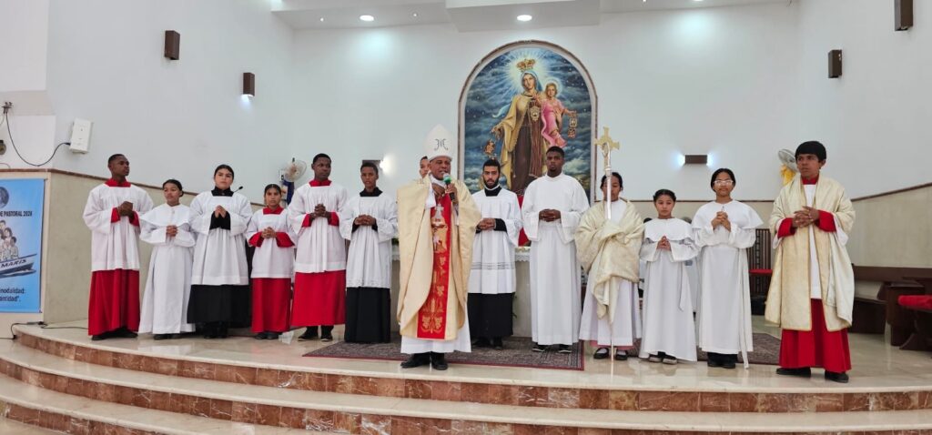 LA DIÓCESIS STELLA MARIS CELEBRA LA SOLEMNIDAD DE LA SANTÍSIMA TRINIDAD Y EL DÍA DE LAS MADRES CON UNA SOLEMNE EUCARISTÍA EN SU CATEDRAL